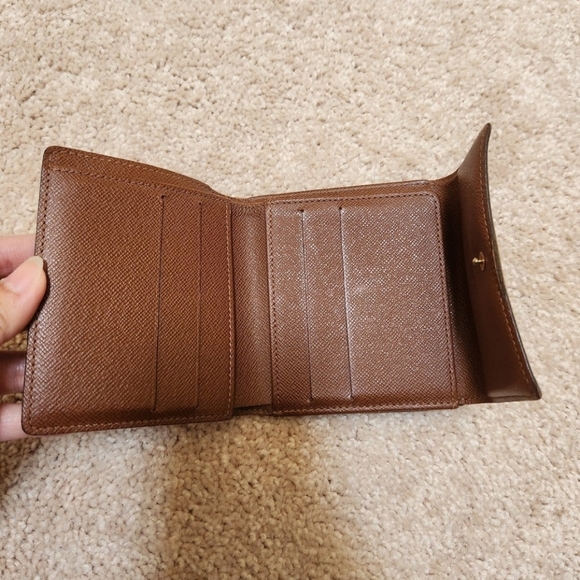Vintage Louis Vuitton Monogram Compact Wallet - Picture 2 of 13
